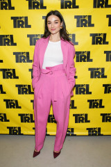 Crystal Reed – MTV TRL at MTV Studios in NYC фото №1012153