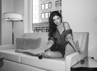 Danielle Campbell – Photographed for Flaunt Magazine 2017 фото №957247