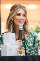 Delta Goodrem – Launch for Her New Perfume “Delta” in Melbourne 4/11/2017 фото №955134
