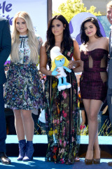 Demi Lovato at “Smurfs: The Lost Village” Premiere in Los Angeles фото №952104