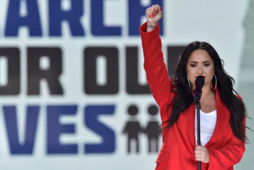 Demi Lovato – March For Our Lives Event in LA  фото №1056702