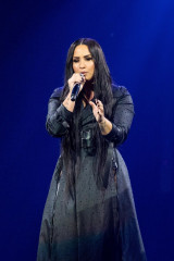 Demi Lovato Performing Live – “Tell Me You Love Me” Tour in Minneapolis фото №1053317