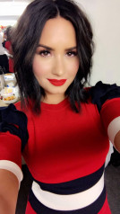 Demi Lovato Social Media Pics фото №950821