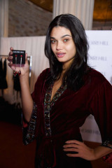 Daniela Braga – Sherri Hill Show Runway 2018 in NY фото №1040018