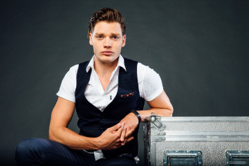 Dominic Sherwood фото №987199