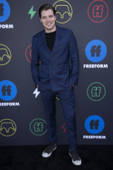 Dominic Sherwood-Freeform Summit in LA фото №1155937