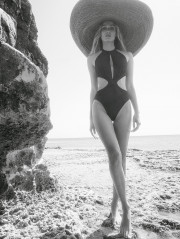Edita Vilkeviciute - Vogue Greece 2022 фото №1345578