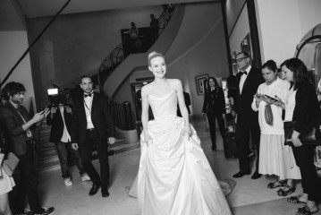 Elle Fanning – L’Oreal at Cannes Film Festival B&W Photo Session  фото №967142