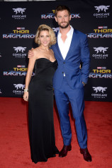 Elsa Pataky and Chris Hemsworth – “Thor: Ragnarok” Premiere in Los Angeles  фото №1002712