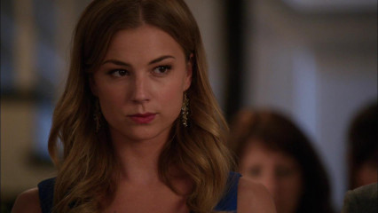 Emily VanCamp - Revenge (2013) 2x19 'Identity' фото №1325005