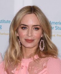 Emily Blunt - American Institute for Stuttering Benefit Gala in NY 07/11/2019 фото №1208748