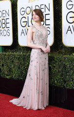 Emma Stone – Golden Globe Awards in Beverly Hills фото №932573