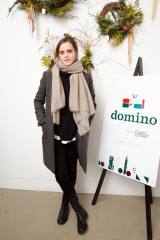 Emma Watson – Domino Magazine Holiday Pop Up in New York фото №927137