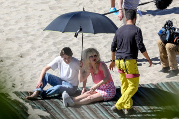 Emmy Rossum - films scenes Angelyne on the beach in Malibu, CA | 26.02.2020 фото №1271633