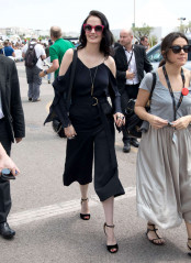 Eva Green - Out and About in Cannes 2017 фото №974991