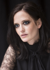 Eva Green - Miss Peregrine's Home for Peculiar children фото №963828