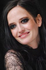 Eva Green - Miss Peregrine's Home for Peculiar children фото №963825