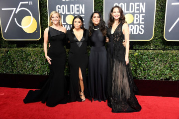 Eva Longoria – Golden Globe Awards 2018 in Beverly Hills фото №1028662
