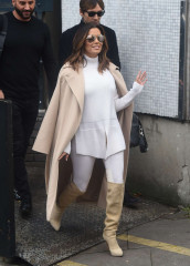 Eva Longoria Out and about in London фото №924412