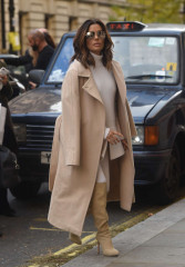 Eva Longoria Out and about in London фото №924413
