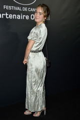 Haley Lu Richardson-Chopard Trophy Photocall,The Cannes Film Festival фото №1330710