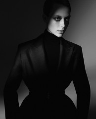 Hannah Ferguson - Vogue Arabia фото №1157911