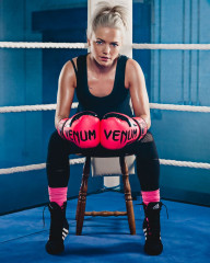 Hannah Spearritt – Sport Relief Celebrity Boxing Promos 2018 фото №1062514