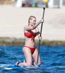 Iggy Azalea in Red Bikini – Cabo San Lucas Mexico фото №935308