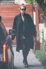 Irina Shayk – Leaving Bradley Cooper’s house  in Los Angeles фото №984741