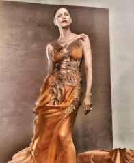 Irina Shayk by Elizaveta Porodina for Vogue Spain (2023) фото №1363009