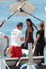 Isabeli Fontana - in Red Bikini at a photoshoot in Cannes фото №986949