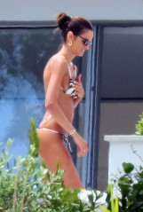 IZABEL GOULART in Bikini at Hotel Balcony 06/08/2020 фото №1260063