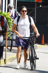 Jake Gyllenhaal - Out bike riding in New York City, August 31, 2019 фото №1268320