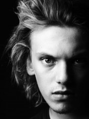 Jamie Campbell-Bower фото №357951