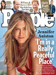 Jennifer Aniston by Peggy Sirota for People // 2021 фото №1301365
