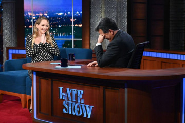 Jennifer Lawrence - The Late Show with Stephen Colbert in New York 12/06/2021 фото №1327024
