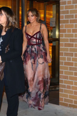 Jennifer Lopez – Out for Dinner in New York  фото №964852