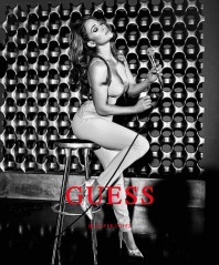 Jennifer Lopez – Guess Campaign Spring 2018 фото №1036191