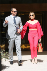 Jennifer Lopez in Red outfit in New York фото №952959