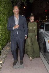Jennifer Lopez Night Out Style – Miami, April 2017 фото №958938