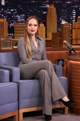 Jennifer Lopez on ‘The Tonight Show Starring Jimmy Fallon’ in NY фото №944732