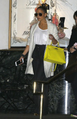 Jennifer Lopez – Shopping in Beverly Hills  фото №930937