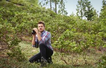 Jeremy Renner by John Russo for Amazon Collaboration The Outdoorsman (2019) фото №1210066