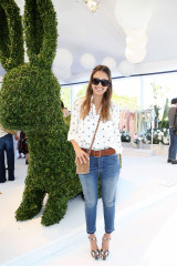 Jessica Alba at Victoria Beckham for Target Garden Party in LA 4/1/2017 фото №952032