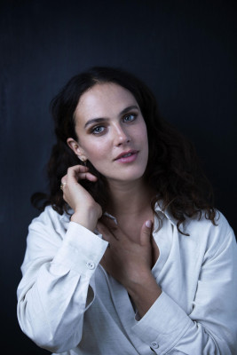 Jessica Brown Findlay - Rii Schroer Photoshoot in London for The Times 08/26/20 фото №1360376