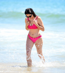 JESSICA GOMES in Bikini at a Beach in Malibu 07/16/2020 фото №1265048