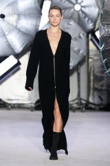 Jessica Stam - Brandon Maxwell Fall/Winter 2023 Fashion Show in New York фото №1366012