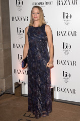 Jodie Foster – Harper’s Bazaar Woman of the Year Awards 2017 in London фото №1009287