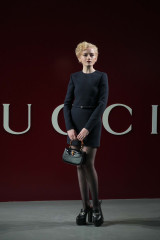 Julia Garner – Gucci Show During Milan Fashion Week фото №1389510