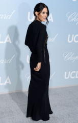 Julia Jones – 2019 Hollywood For Science Gala фото №1145688